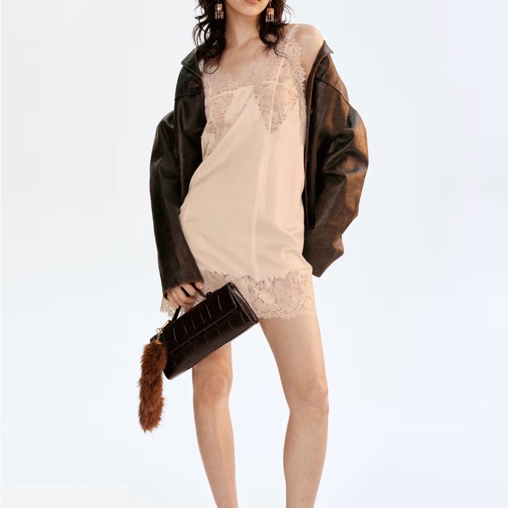 H&M BEIGE LACE-TRIMMED SATIN DRESS Medium